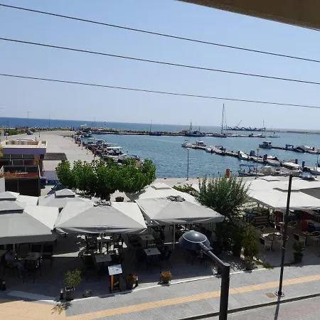 Zozi's N Moudania *
