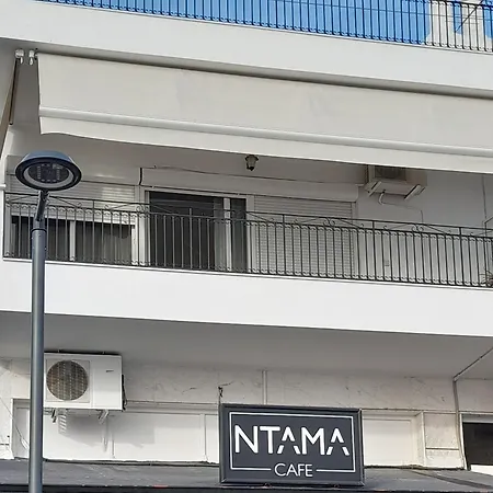 Zozi's N Moudania *