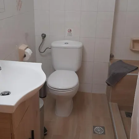Zozi's N Moudania Apartamento