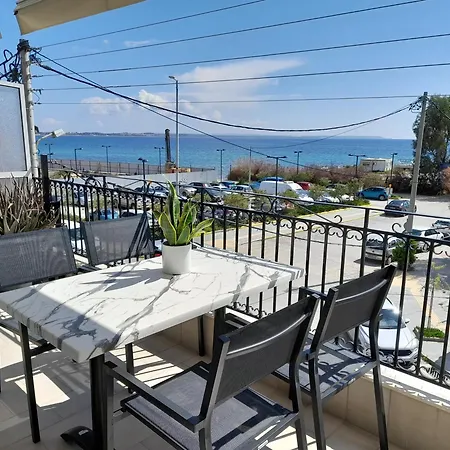 Zozi's N Moudania Apartamento *